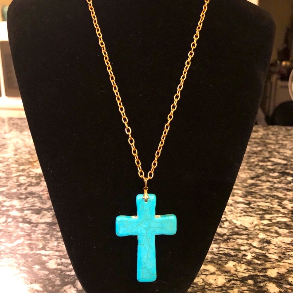 RESERVED 🎉BIG TURQUOISE CROSS ON GOLD TONE CHAIN NECKLACE  2 3/4”CROSS - Picture 2 of 3